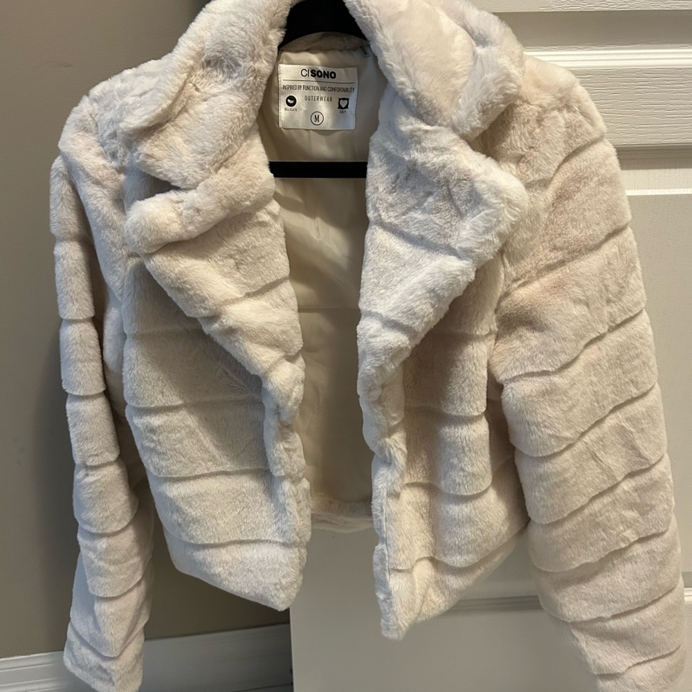 Ci Sono Women's light Cream ( more white than cream) Faux Fur cropped Jacket